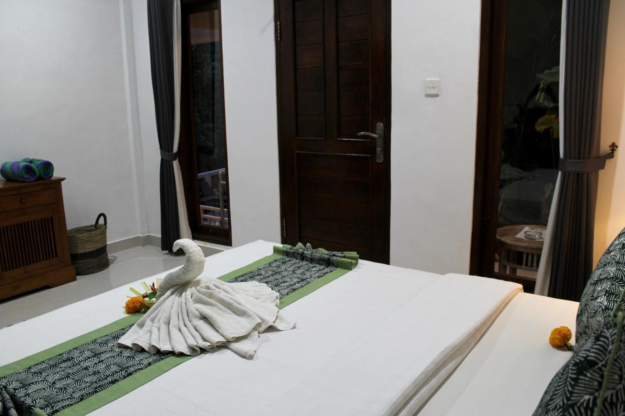Hanaka Riverside Ubud Exterior photo