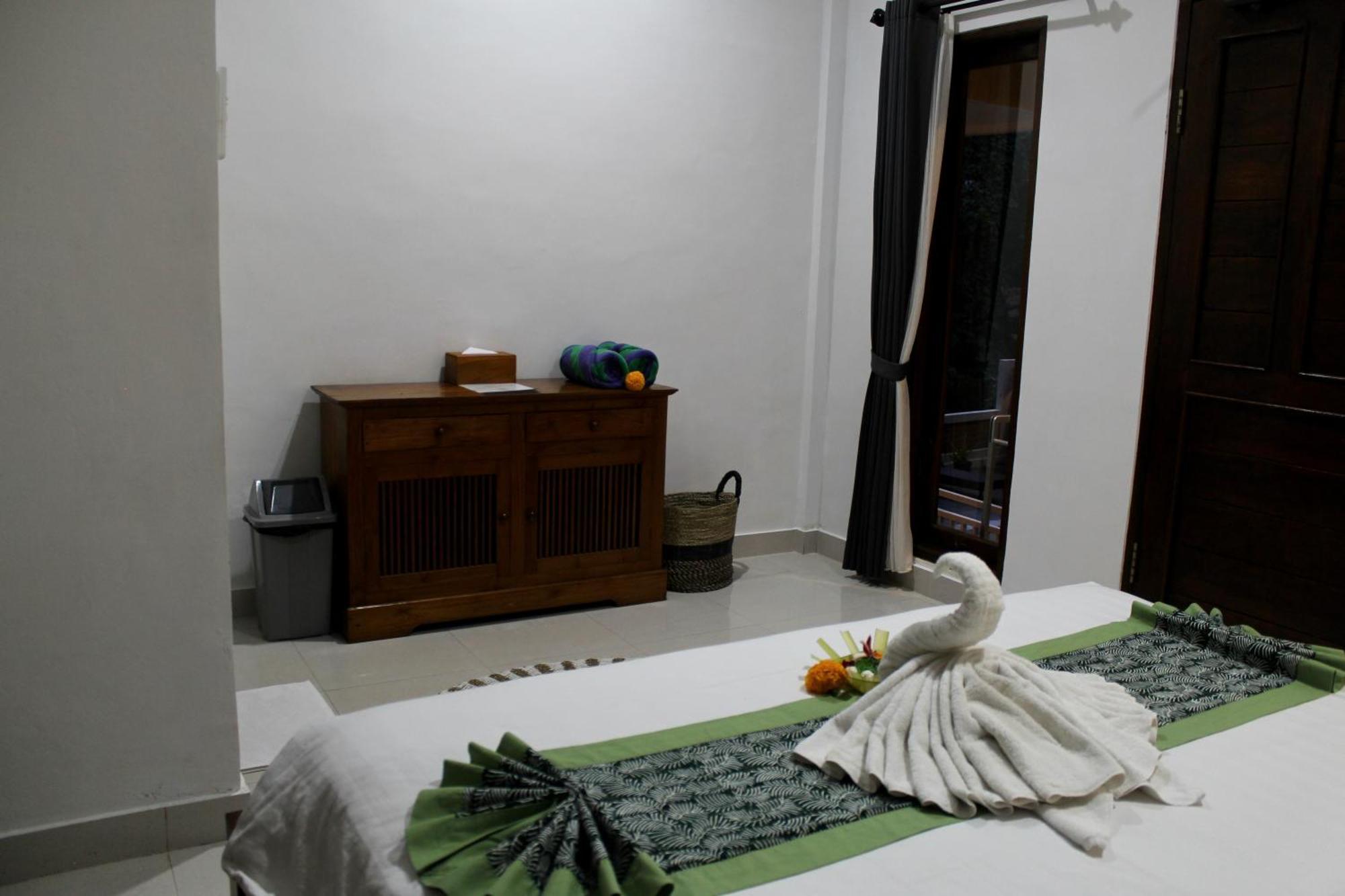 Hanaka Riverside Ubud Exterior photo