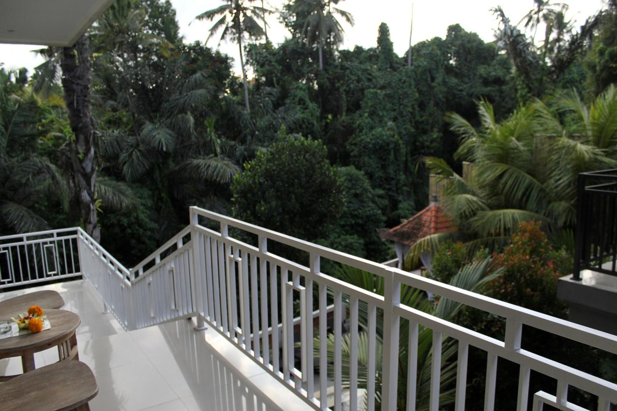Hanaka Riverside Ubud Exterior photo